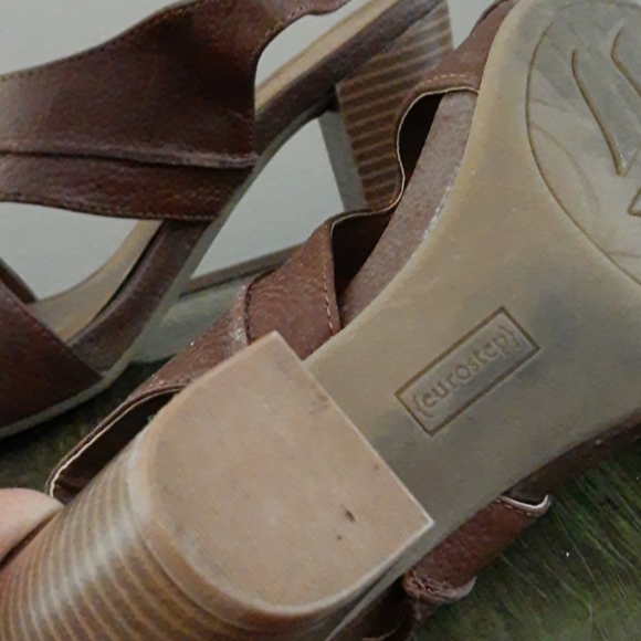 Size 8 Women's Eurostep block chunky heel sandals - Picture 6 of 6